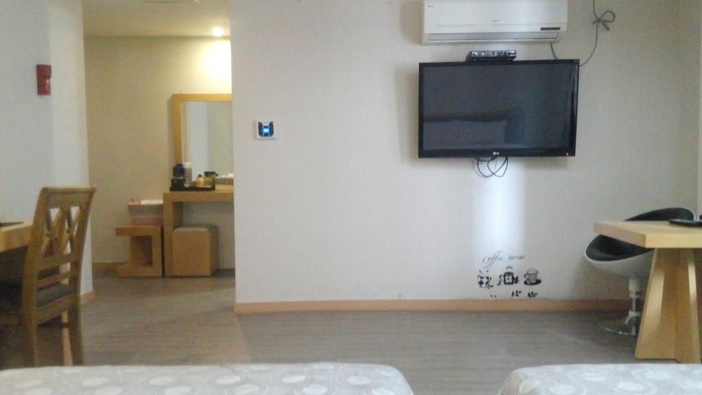 Geoje Win Hotel Zimmer foto